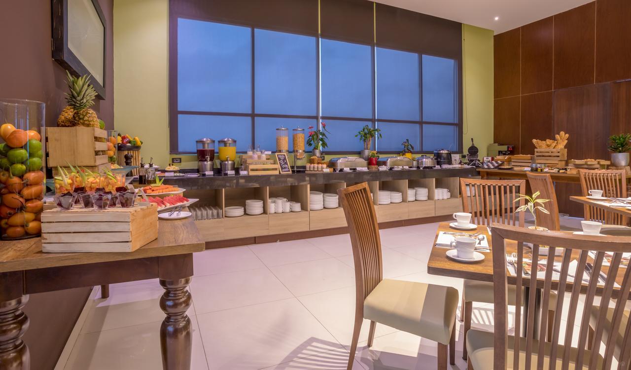 Ghl Collection Barranquilla Hotel Exterior foto The Club Lounge at the airport